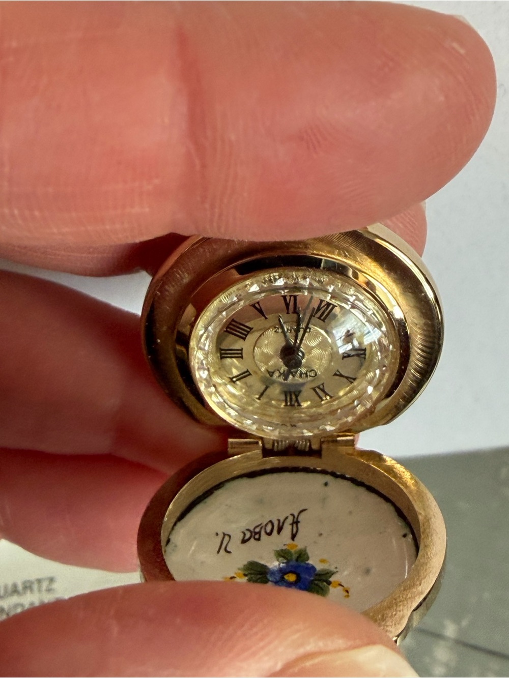 Vintage Colibri Quartz Pendant Watch Necklace - Picture 3 of 6